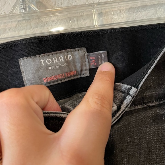 Torrid Bombshell Skinny Cropped Jeans - Picture 6 of 8